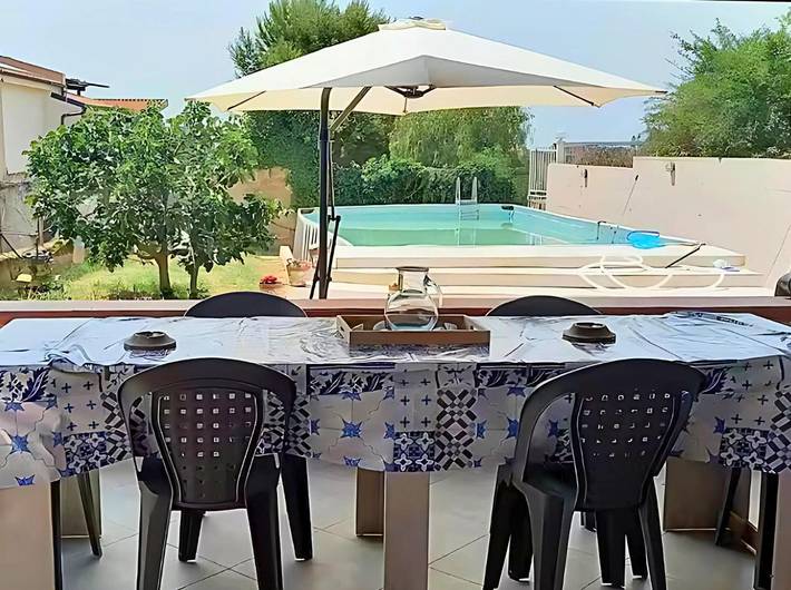 Casa vacanza per 6 persone, con panorama e piscina nonché giardino in Scala dei Turchi