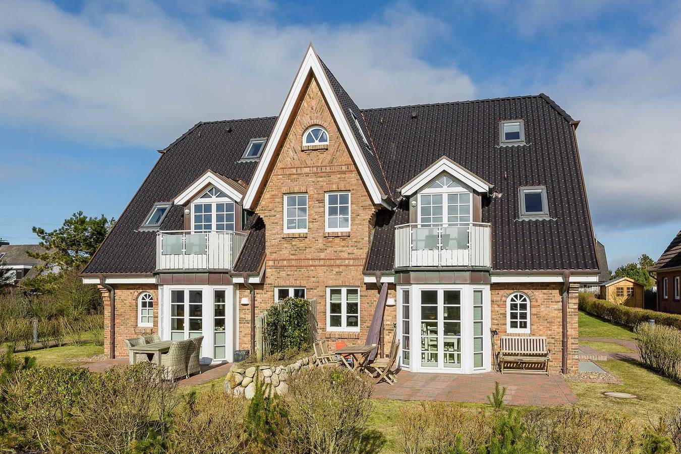 Ganze Wohnung, Luxuriöses & sehr großzügiges 2-Raum Appartement in bester, strandnaher Lage. in Wenningstedt, Sylt