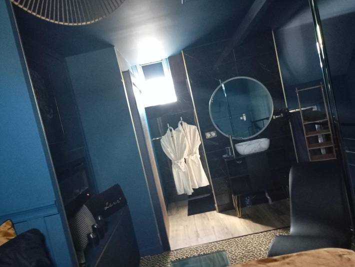 Gîte pour 2 personnes, avec vue ainsi que sauna et terrasse à Pleugueneuc - 2