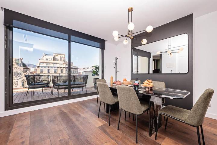 Apartahotel para 3 personas, con terraza en Barcelona