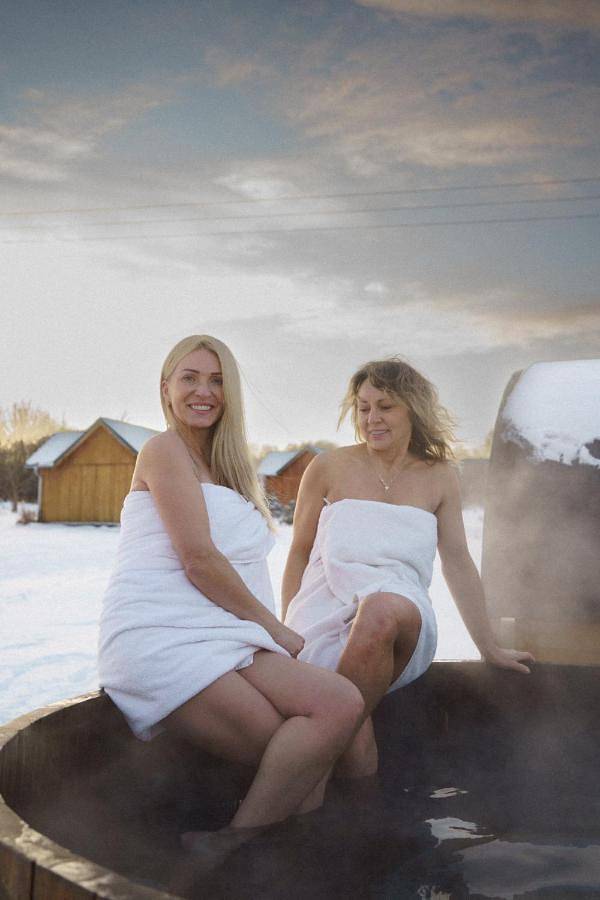 Domek letniskowy dla 4 osób, z basen i ogród oraz widok i sauna, zwierzęta dozwolone w Polska