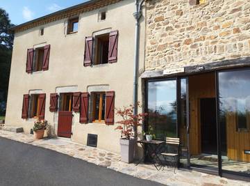Chambre d’hôte pour 4 personnes, avec jardin à La Chapelle-Agnon