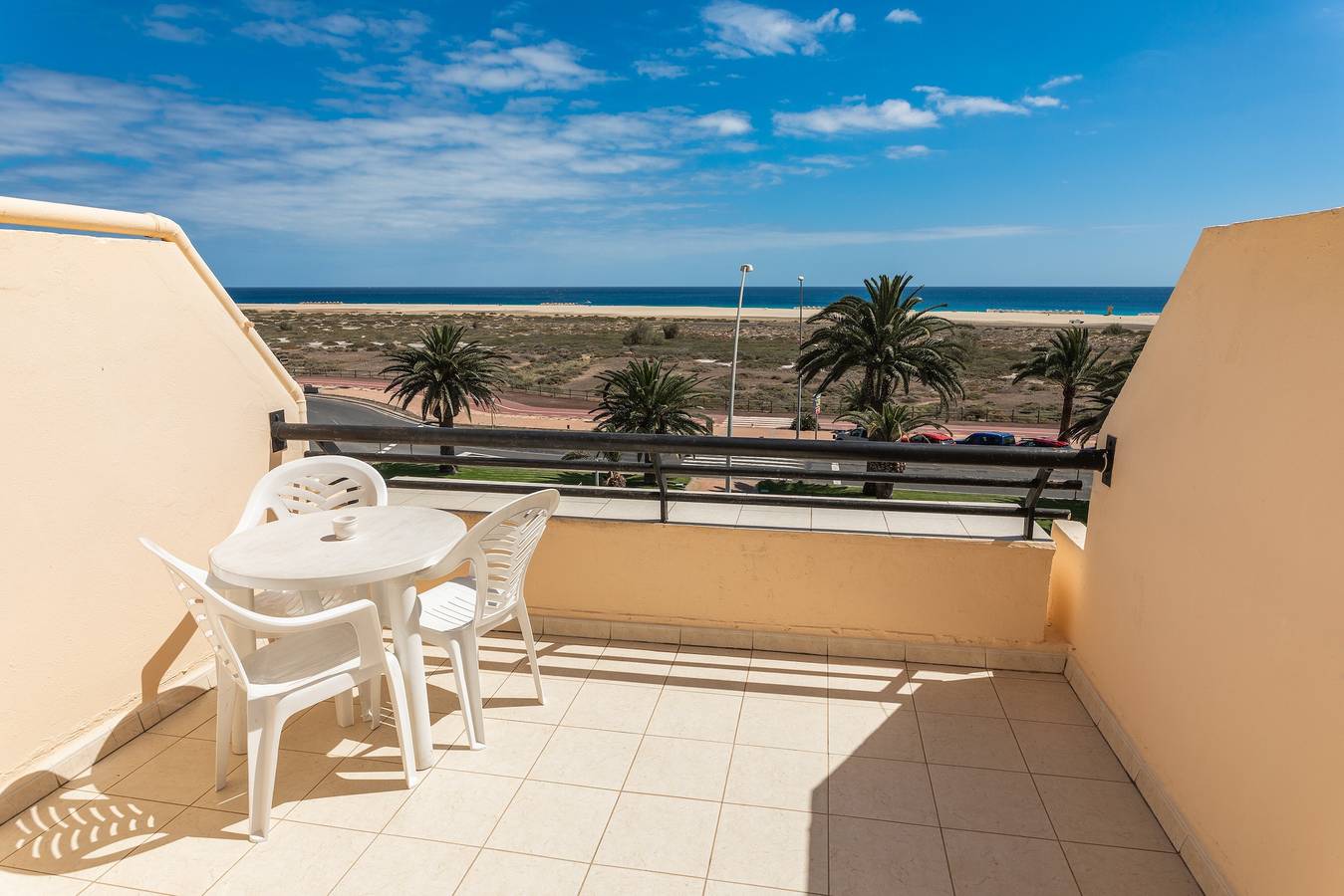 Entire apartment, Apartment "Palm Garden" with Sea View, Pool, Terrace, Balcony & Wi-Fi in Solana Matorral, Pájara