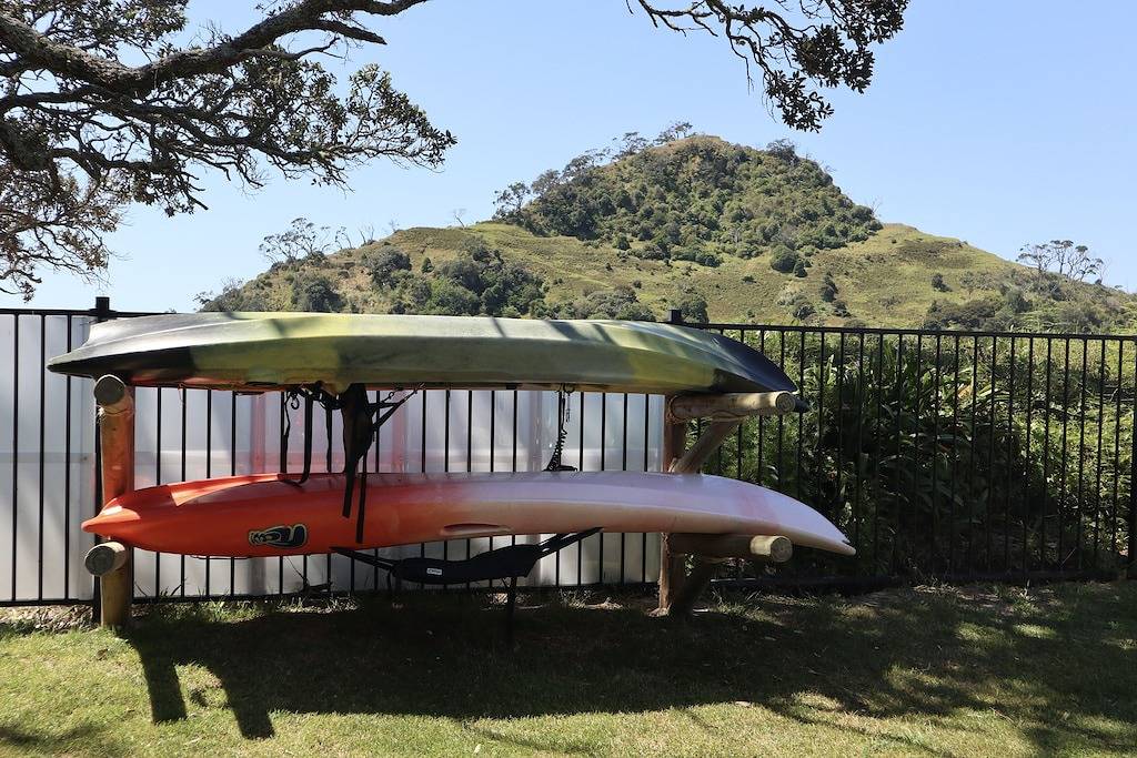 Beachside Cabin mit Blick auf Mount Pataua und Surfbar in Whangarei District