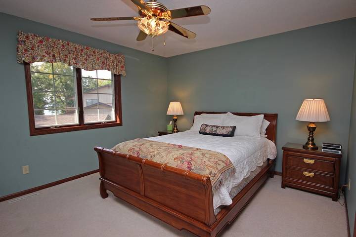 Vacation house for 15 people, with yard in Minnesota