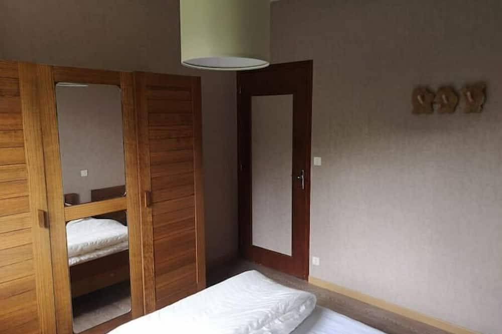 Charmant gîte de montagne avec cheminée in Saint-Paul-de-Salers, Parc naturel régional des Volcans d'Auvergne