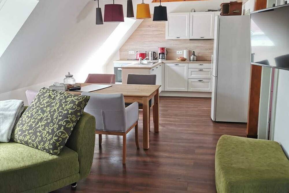 Ganze Wohnung, Urlaub am Mittelpunkt. Frisch sanierte Ferienwohung in der ehemaligen Bäckerei in Vogtei, Hainich