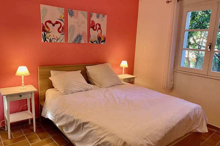 Location de vacances pour 6 personnes, avec terrasse et jacuzzi ainsi que piscine et jardin à Biguglia - 2