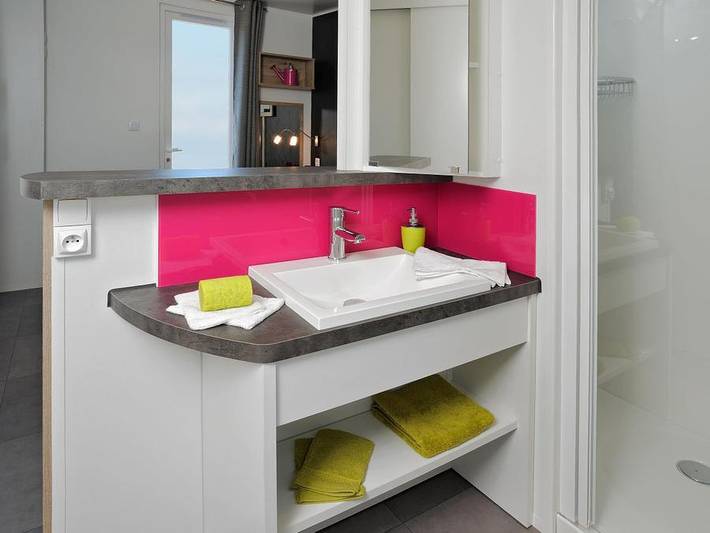 Camping Sites et Paysages - Les Pinèdes  - Mobilheim 5 personen - Cottage Premium Spa Taos in La Colle-sur-Loup, Mittelmeerküste (Frankreich)
