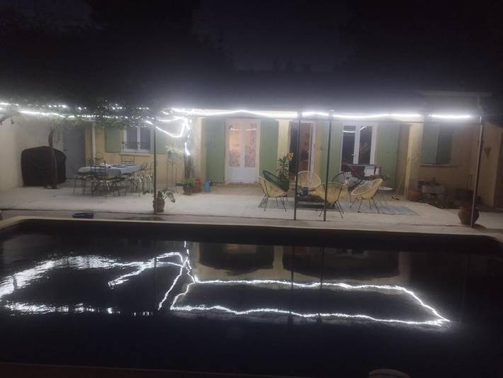 Location de vacances pour 6 personnes, avec piscine et terrasse à Sauveterre - 2