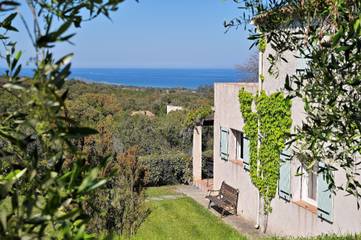 Gîte pour 6 personnes, avec terrasse et jardin, animaux acceptés à Cervione