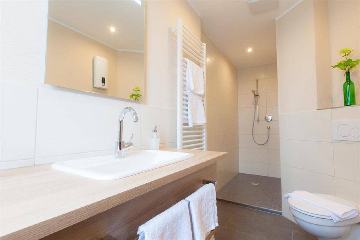 Ganze Ferienwohnung, Doppelzimmer Du/Wc in Schweich, Moseleifel