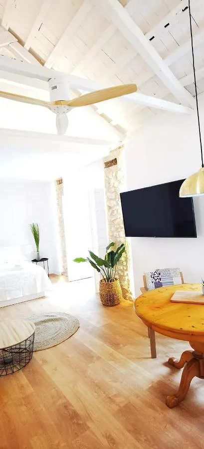 Casa rural para 2 personas, con jardín y vistas además de terraza y piscina - 1