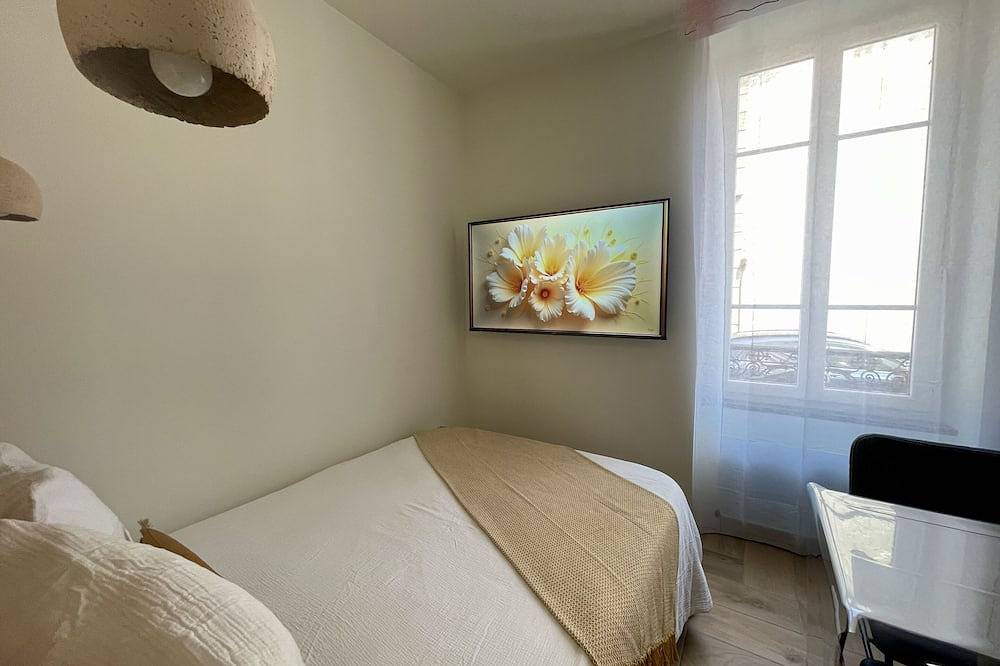 Entire apartment, Studio-Deluxe-Private Bathroom in Vichy, Vichy region