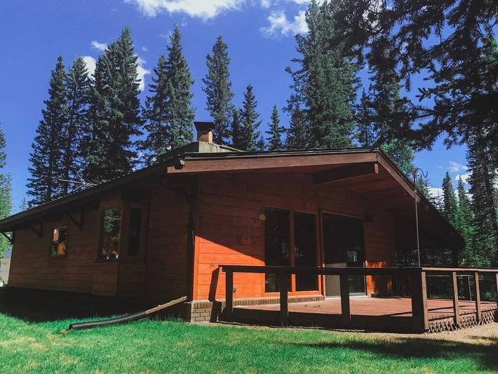 Cottage rentals for 5 people, with garden in Alberta