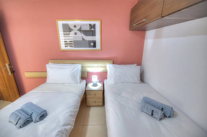 Gîte pour 5 personnes, avec balcon à San Giljan - 2
