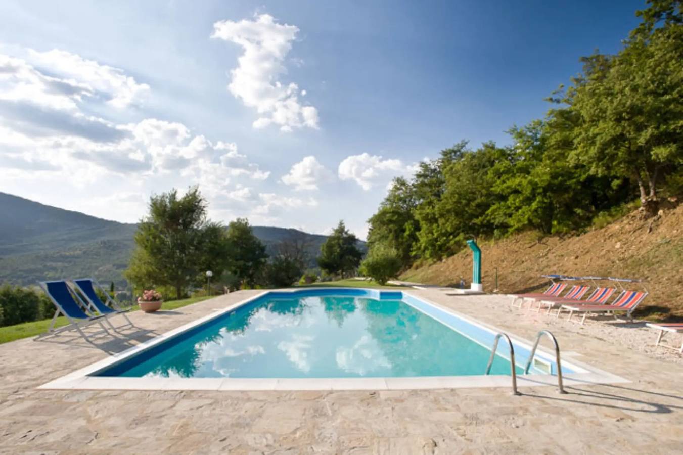 Appartamento per 2 con Piscina e Giardino – Ideale per Coppie in Lisciano Niccone, Valtiberina