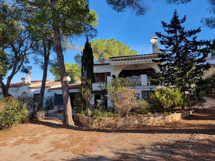 Casa Bruno Xbruno in l'Escala, Upper Empordà