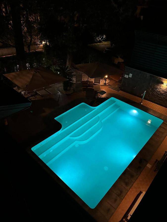 B&b per 3 persone, con giardino e piscina nonché panorama in Giarre