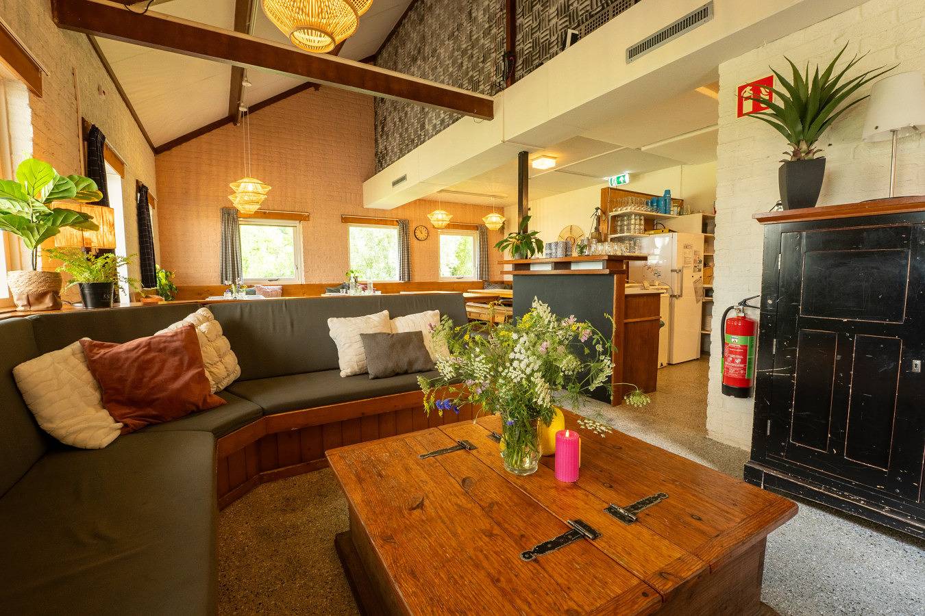 Pean-buiten — De Berch groepshuis aan het water voor 40 personen in Nationaal Park De Alde Feanen