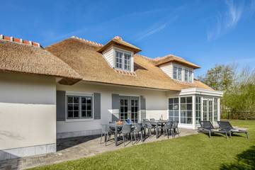 Bungalow für 16 Personen, mit Garten und Sauna sowie Terrasse in Domburg