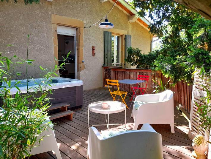 Gîte pour 2 personnes, avec jacuzzi et terrasse à Beaumont-lès-Valence