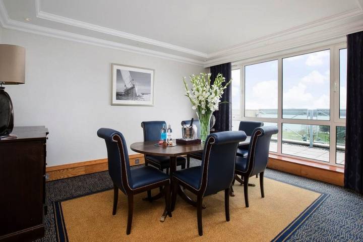 Hôtel pour 10 personnes, avec terrasse et jacuzzi ainsi que sauna et jardin à Southampton - 3