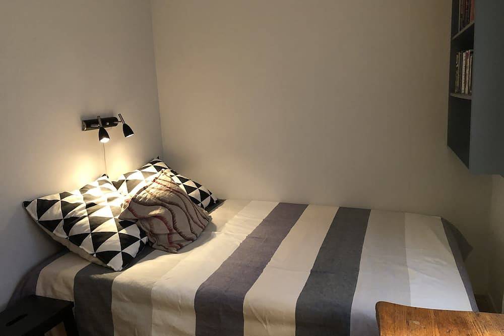 Entire apartment, Bright & cozy apartment in a central & popular area next to main fairs & events in Stockholm, Swedish Baltic Sea