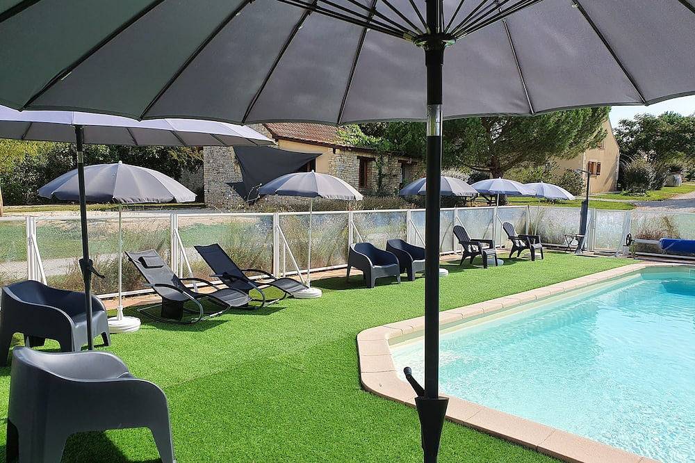 Comfortabel huisje met gedeeld verwarmd zwembad tussen Sarlat en Cahors in Salviac, Lot