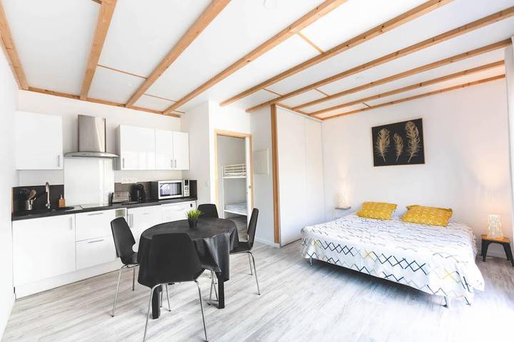 Location de vacances pour 4 personnes, avec jacuzzi et jardin à Montamisé - 3