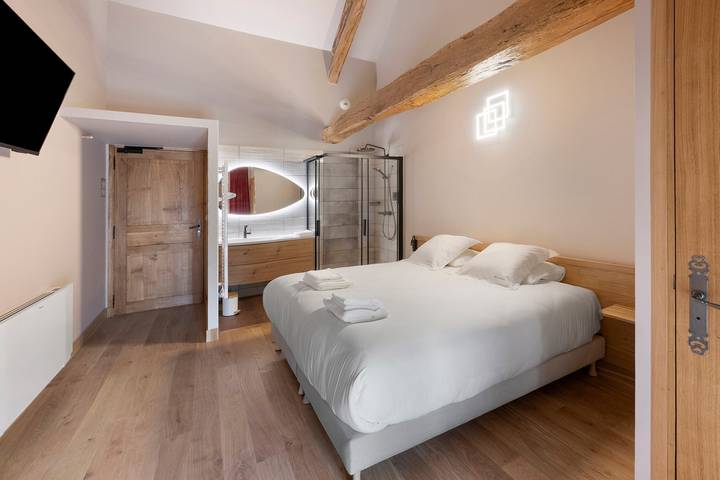 Bed & Breakfast 'La Chasserie 7 – Grange Arthuis' mit Garten, WLAN und Klimaanlage in Lavau, Loire-Tal
