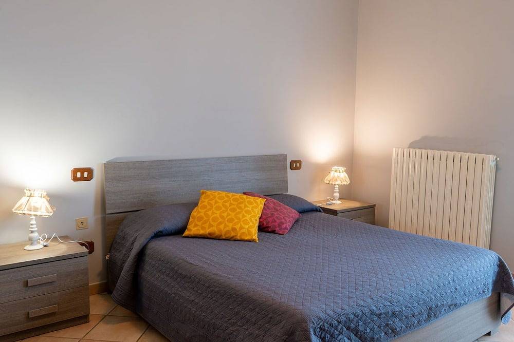 Schöne Wohnung in einem Ferienhaus für 6 Leute mit  W-Lan, Pool, Tv, Terrasse und Parkplatz in Val di Lago, Bolsenasee