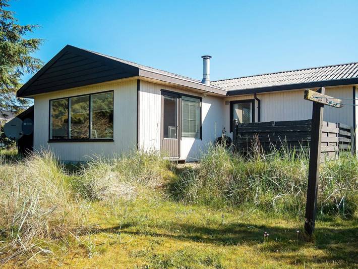 Ferienhaus für 6 Personen, mit Terrasse und Garten in Vorupør