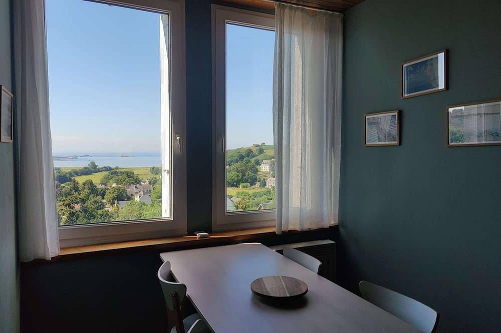Ganze Wohnung, Bellevuebretagne - Ferienwohnung mit Meerblick in Saint-Jean-du-Doigt, Ceinture Dorée