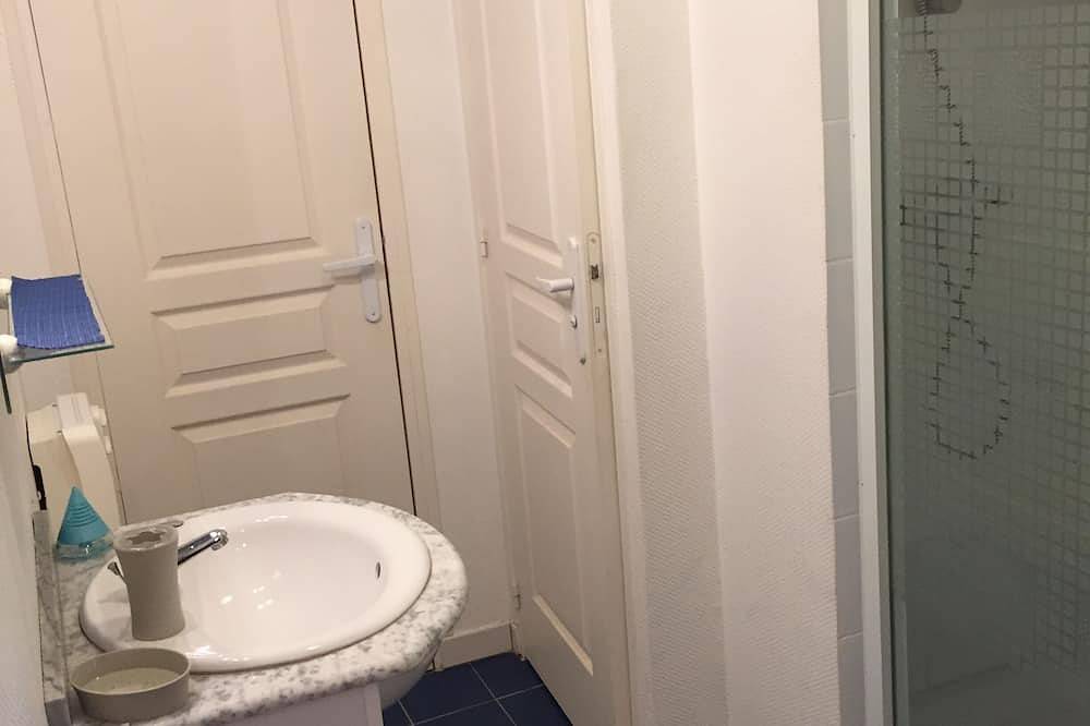 Appartement entier, Grd Studio Terrasse * Solidor*, bord de mer, wifi, vélos, proche rempart in Saint-Malo, Région de Saint-Malo