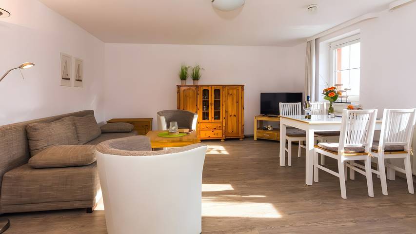 Ferienwohnung für 4 Personen, mit Garten und Seeblick in Lütow - 2