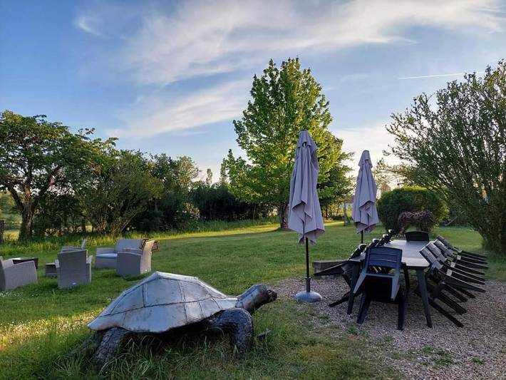 Maison de campagne pour 11 personnes, avec jardin et piscine dans Saint-Pourçain-sur-Besbre - 2