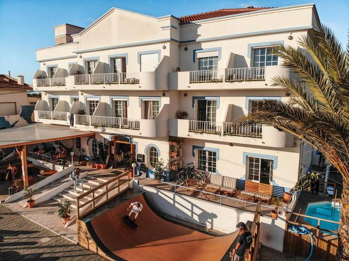 Hotel para 4 pessoas, com piscina e jardim em Baleal