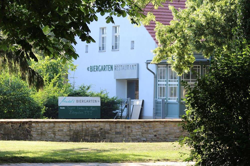 Ganze Wohnung, Apartment  in village green near Berlin , im historischen Dorfkrug Petershagen in Petershagen/Eggersdorf, Märkische Schweiz-Oderland