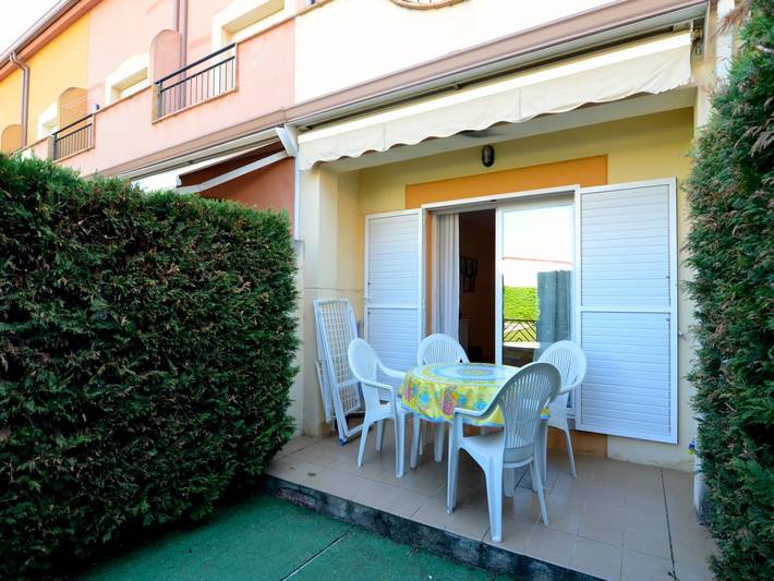 Location de vacances pour 4 personnes, avec piscine ainsi que jardin et terrasse à L'Estartit - 2