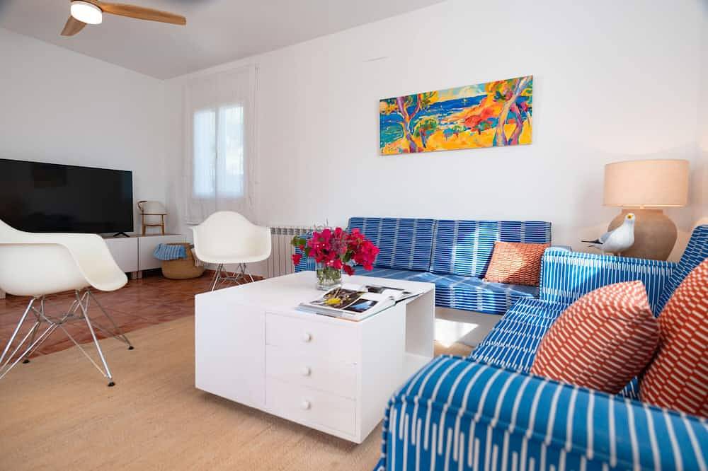 Holiday Home 'Relax En Tranquila' with Private Pool, Wi-Fi and Air Conditioning in Cala Blanes, Ciutadella