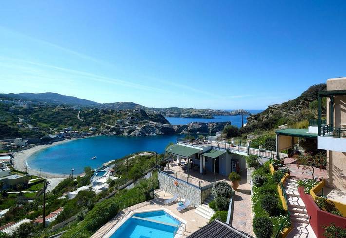 Appartement de vacances pour 4 personnes, avec vue ainsi que jardin et piscine
