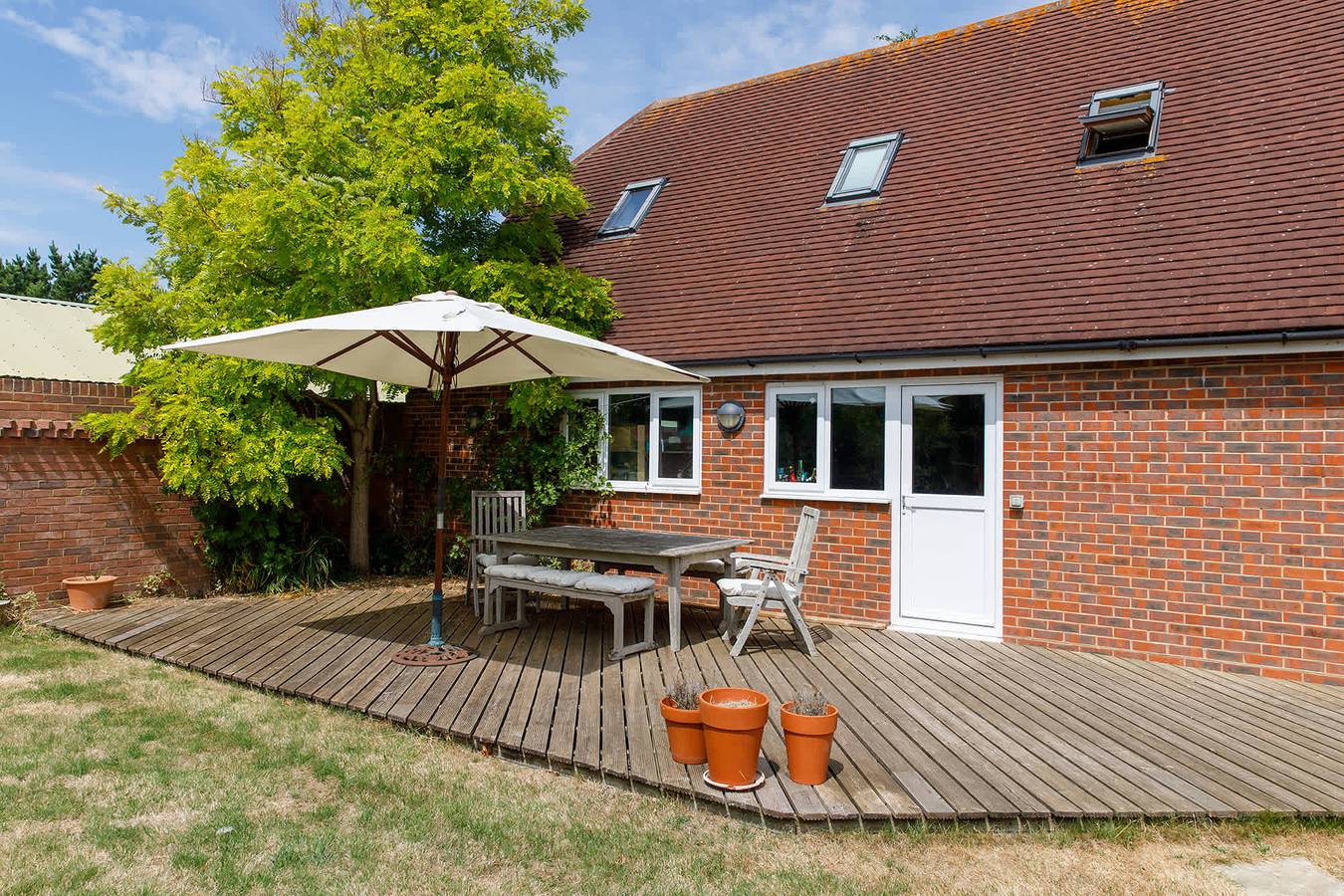 Secluded rural retreat, close to beach - sleeps 12 in Earnley, Sussex de l'Ouest