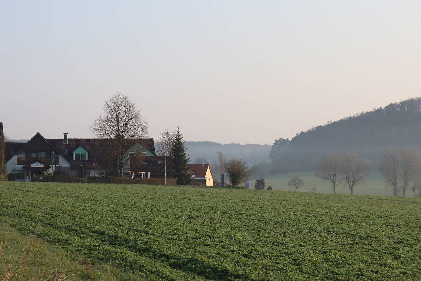 Gasthof zur Altmühlquelle - Doppelzimmer im fränkischen Stil - direkte Lage an der Altmühl in Windelsbach, Romantische Straße