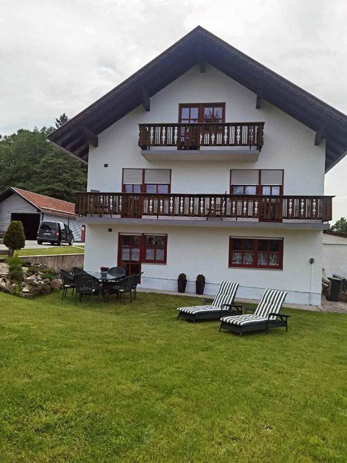 Ferienwohnung für 4 Personen, mit Terrasse und Garten sowie Sauna in Teisnach