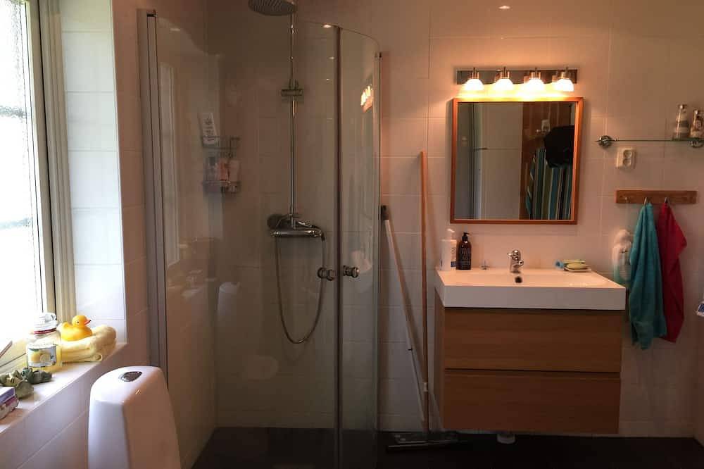 Mountain Getaway for Eight in Ottsjö, with lake views in Ottsjö, Jämtland