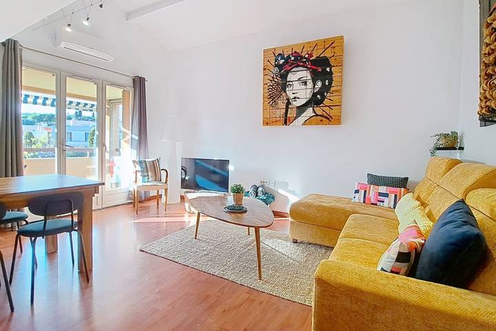 Gîte pour 6 personnes, avec terrasse, adapté aux familles dans Plage Des Capucins La Ciotat