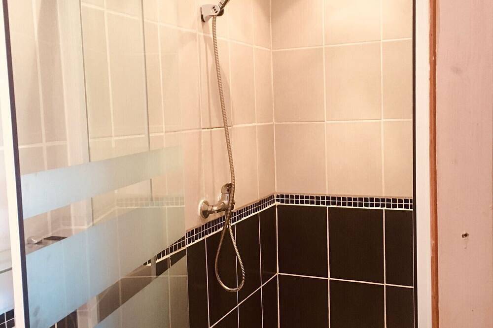 1/ Logement 2 pers sdb privée wifi-cuisine commune in Écueillé, Région de Châteauroux
