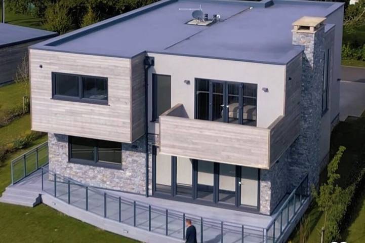 Holiday rental for 10 people, with garden and hot tub, with pets in Hayling Island