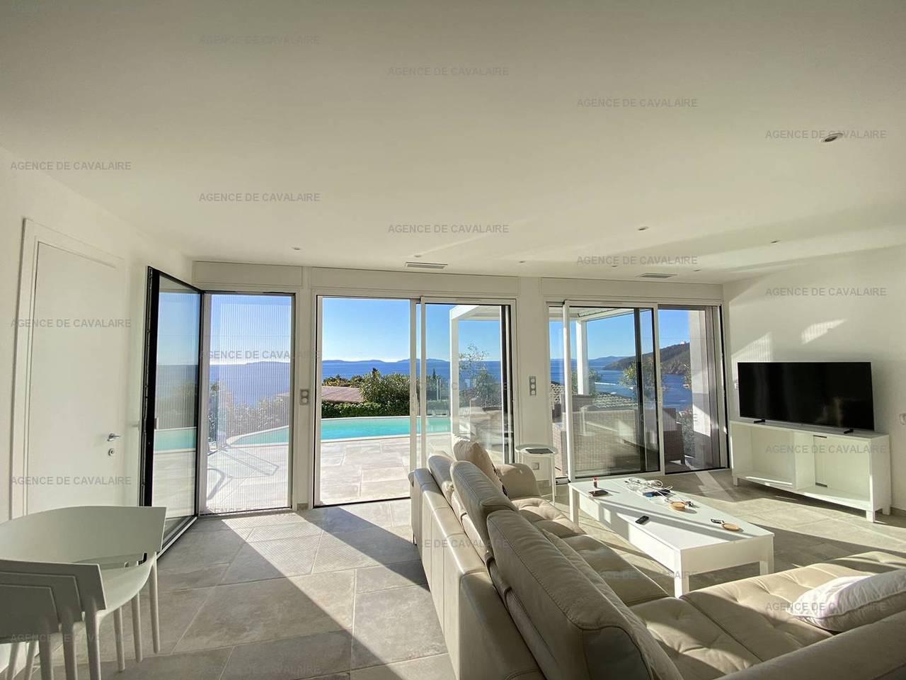 Modern villa with pool and air conditioning in Cavalaire-sur-Mer, Draguignan e dintorni